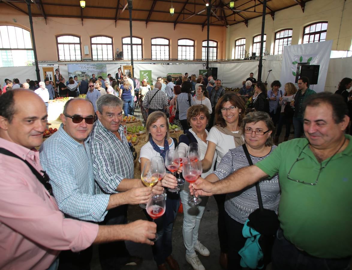 Nacho y Esther Manzano defienden el sabor asturiano en el Festival de la Manzana de Villaviciosa