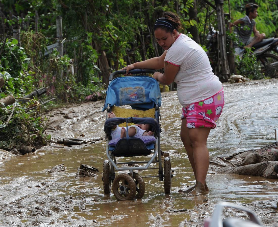 El reguero de destrucción del tifón Koppu