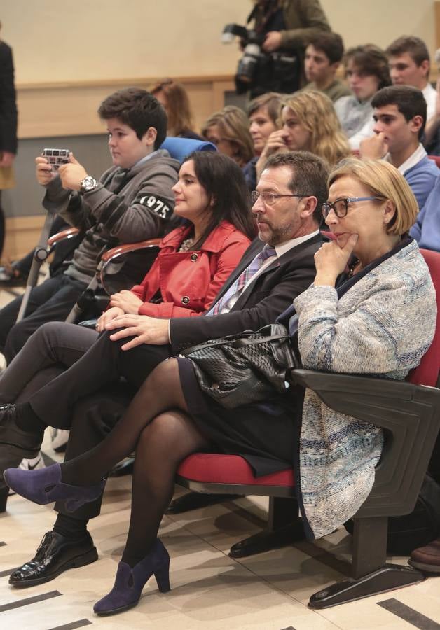 Premios Princesa: encuentro con Leonardo Padura en Avilés y visita a Oviedo