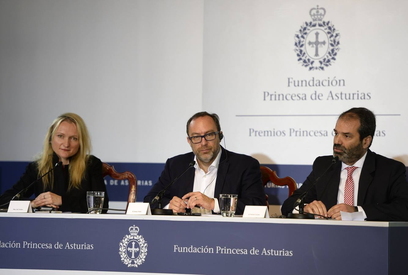 Premios Princesa de Asturias | Wikipedia se reivindica en Oviedo como una obra viva