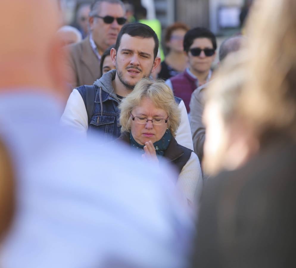 Concentración en Avilés por los atentados de París