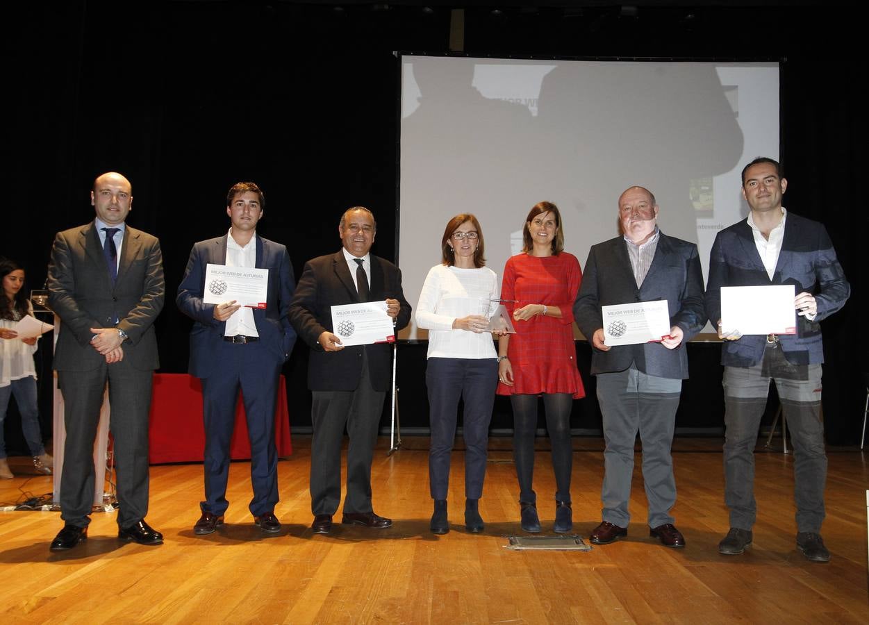 Finalistas y ganadora Premio Mejor Web Empresarial de Asturias 2015: Agencia La Playa, Industrias Lácteas Monteverde, EDP Energía, ISASTUR y Sidra Cortina.