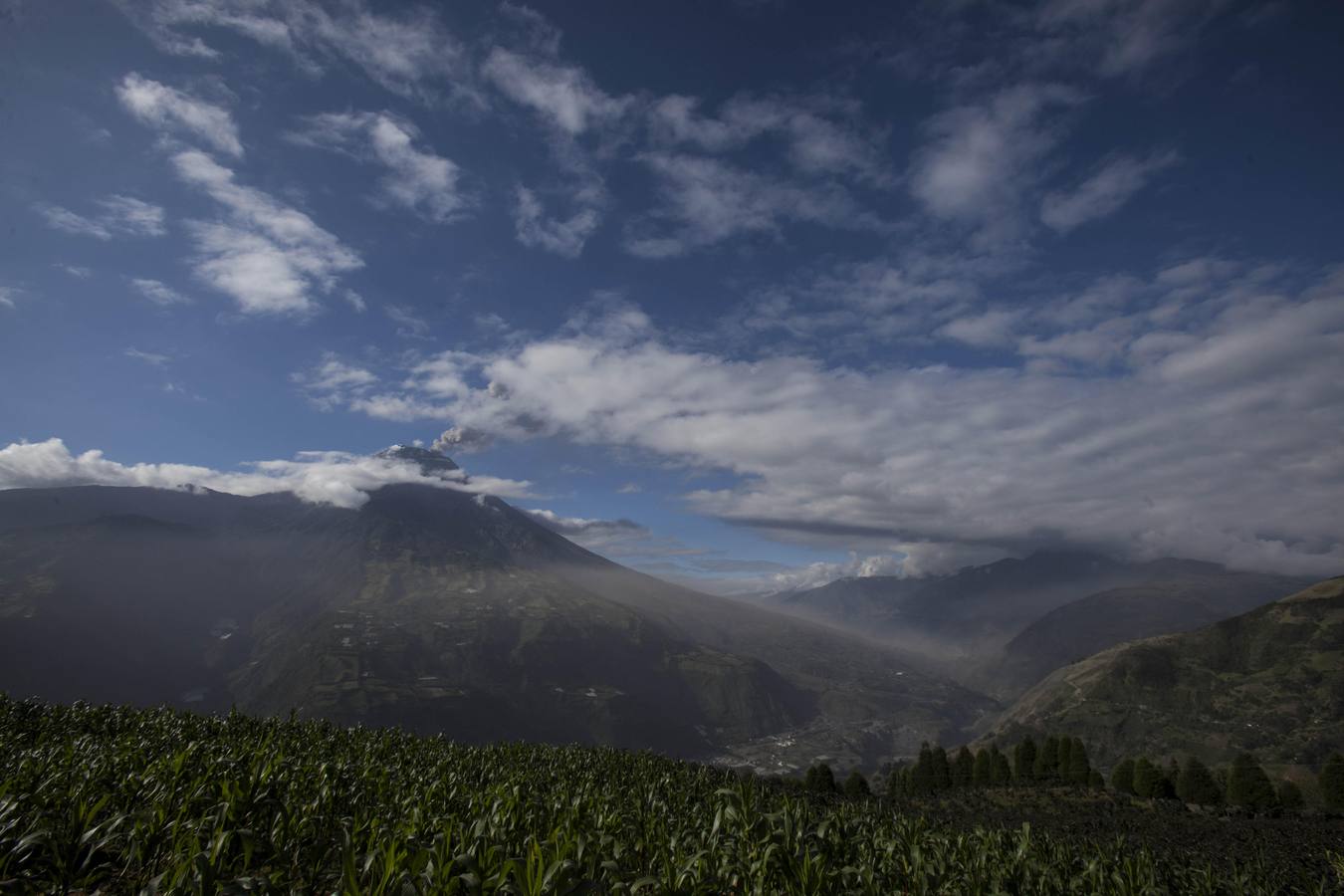 El volcán Tungurahua, en Ecuador, amenaza con ceniza