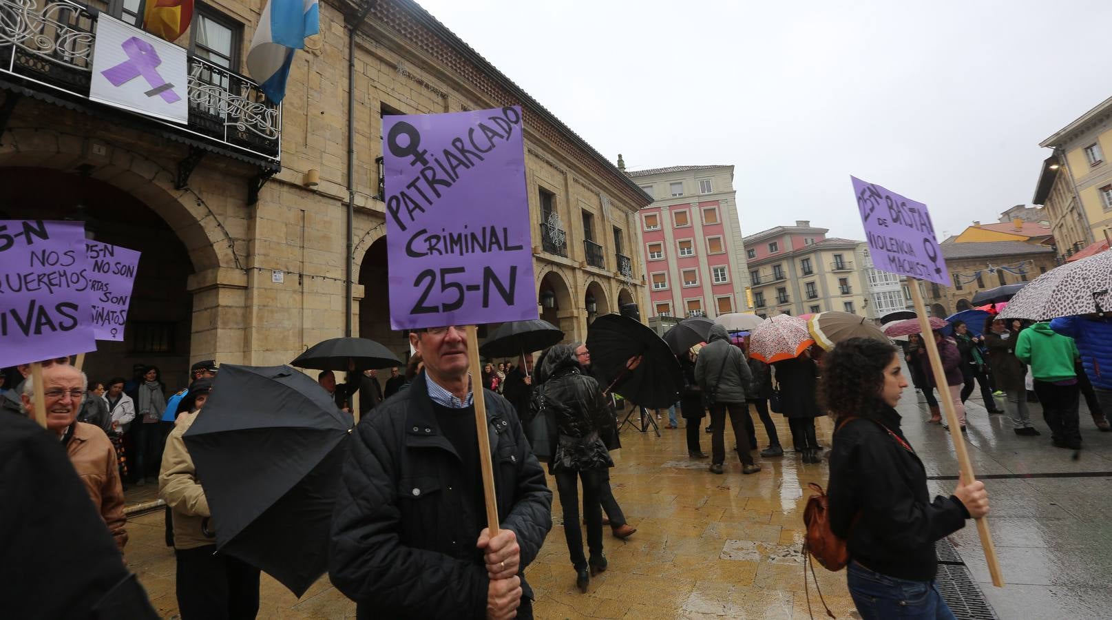 Celebración del Día contra la Violencia hacia las Mujeres en Avilés