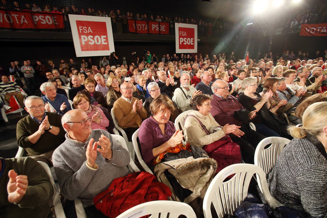 Felipe González carga contra Podemos en el mitin de Oviedo