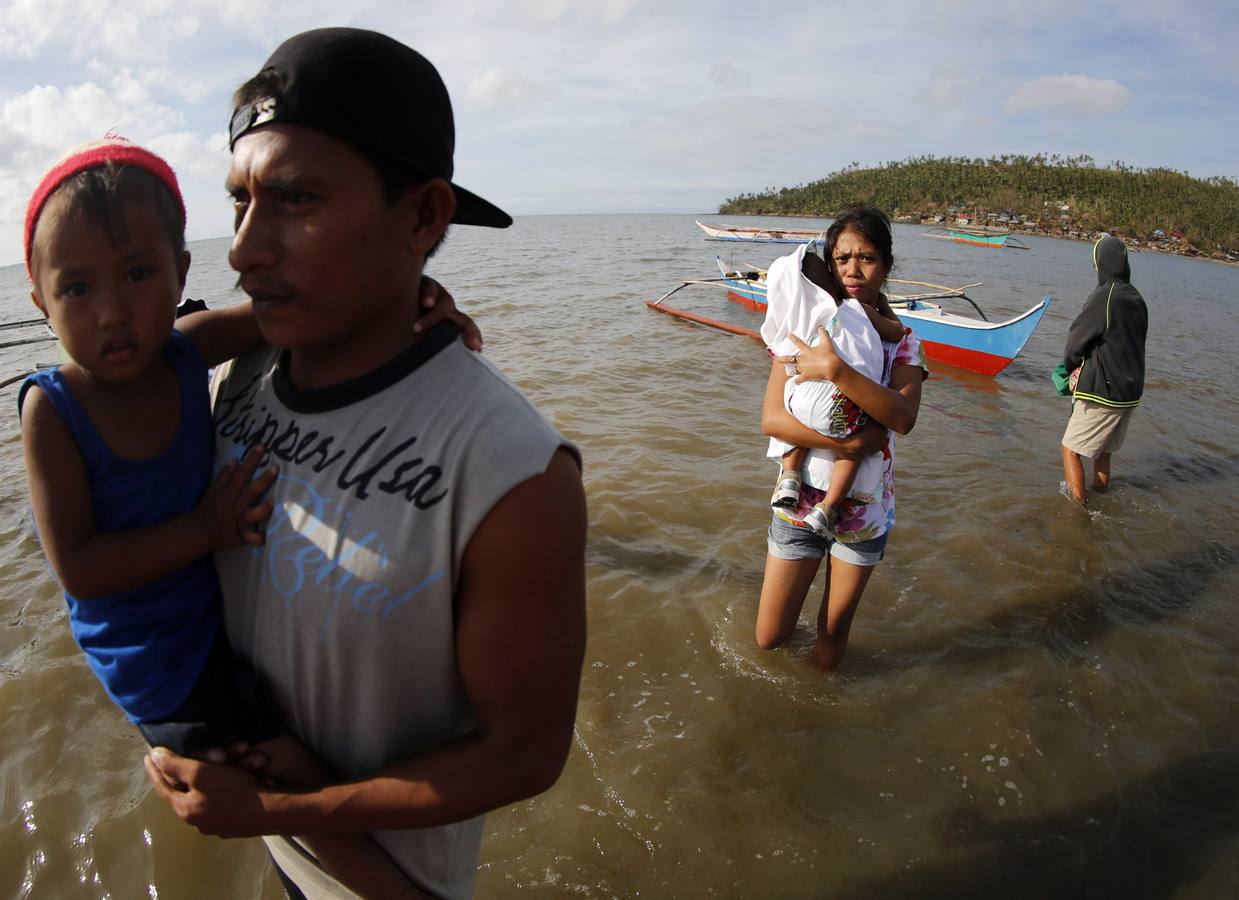 El tifón Melor se ceba con Filipinas