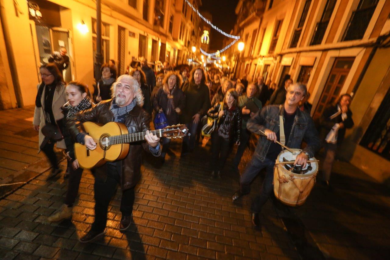 Felicitación musical de LA VOZ DE AVILÉS y Contracanto