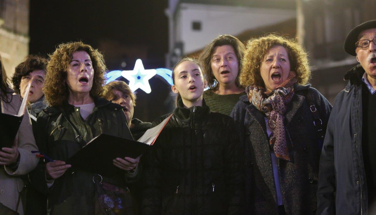 Felicitación musical de LA VOZ DE AVILÉS y Contracanto