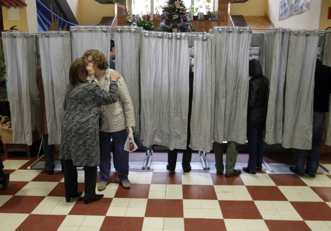 Los asturianos acuden a las urnas