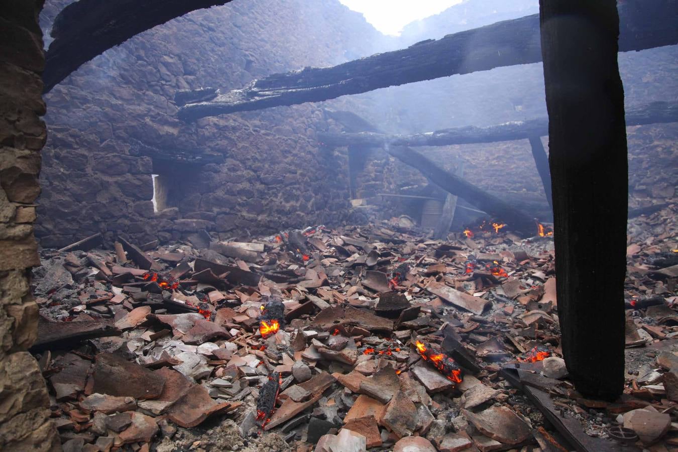 Los daños del fuego en Ponga