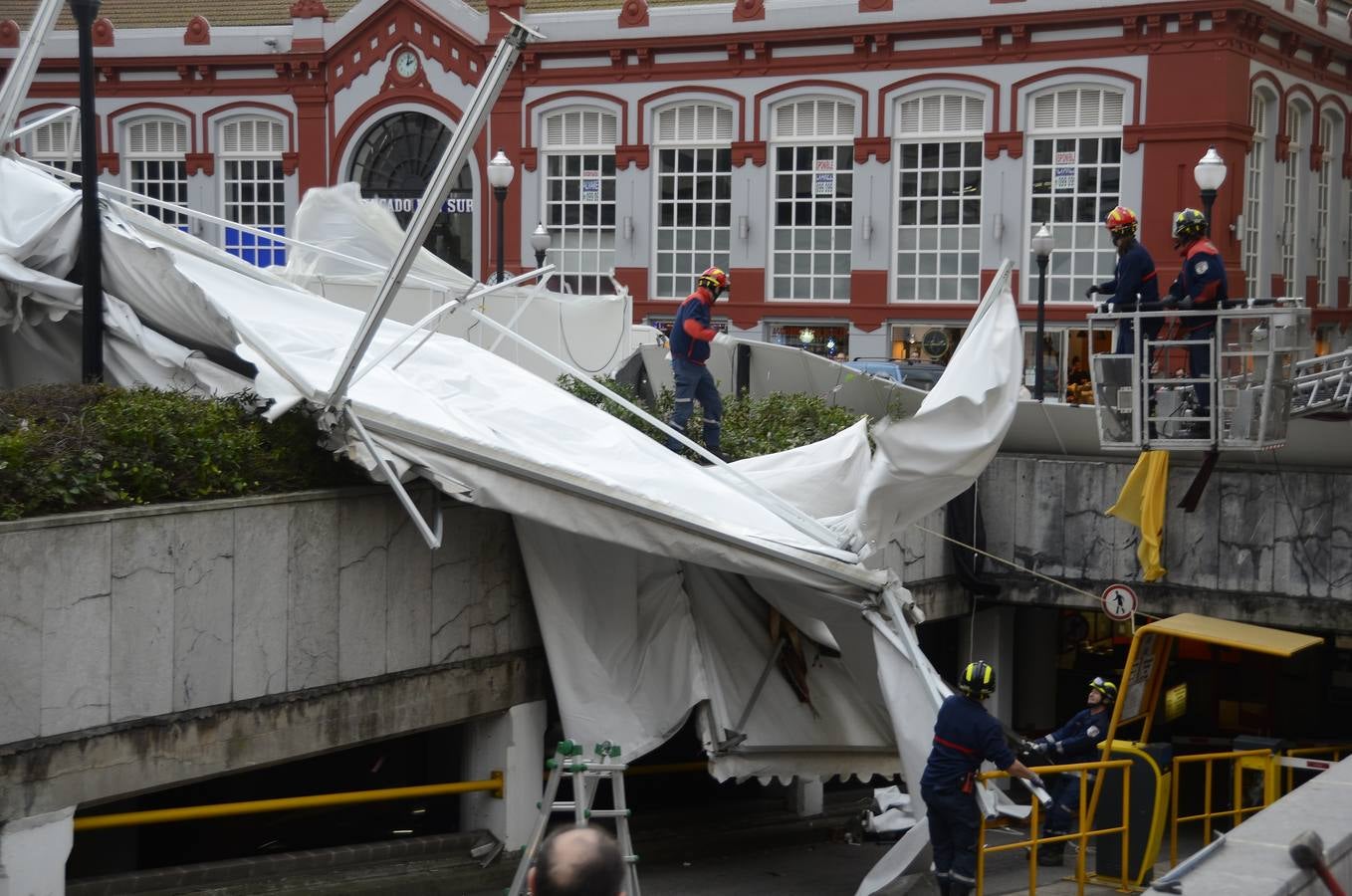 Las consecuencias del fuerte viento en Asturias