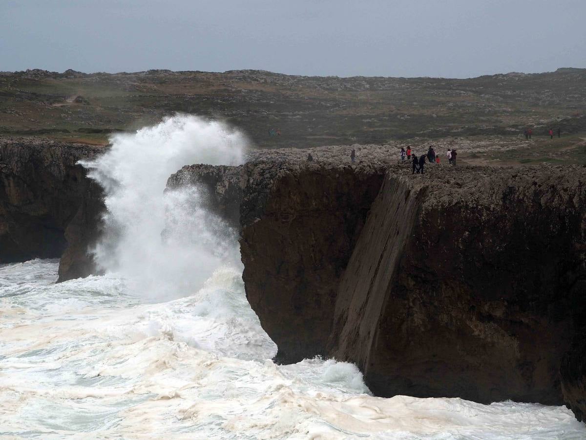 Los bufones de Pría, la otra cara del temporal