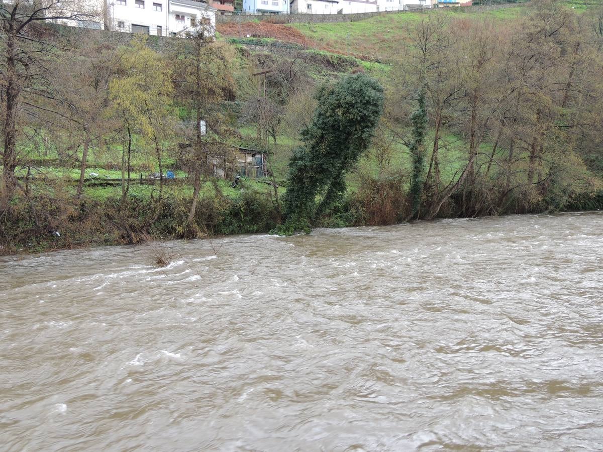 La lluvia no da tregua en el occidente asturiano