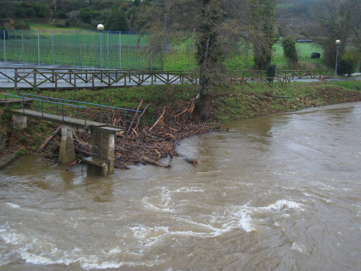 El caudal del río Eo, al máximo en San Tirso de Abres.