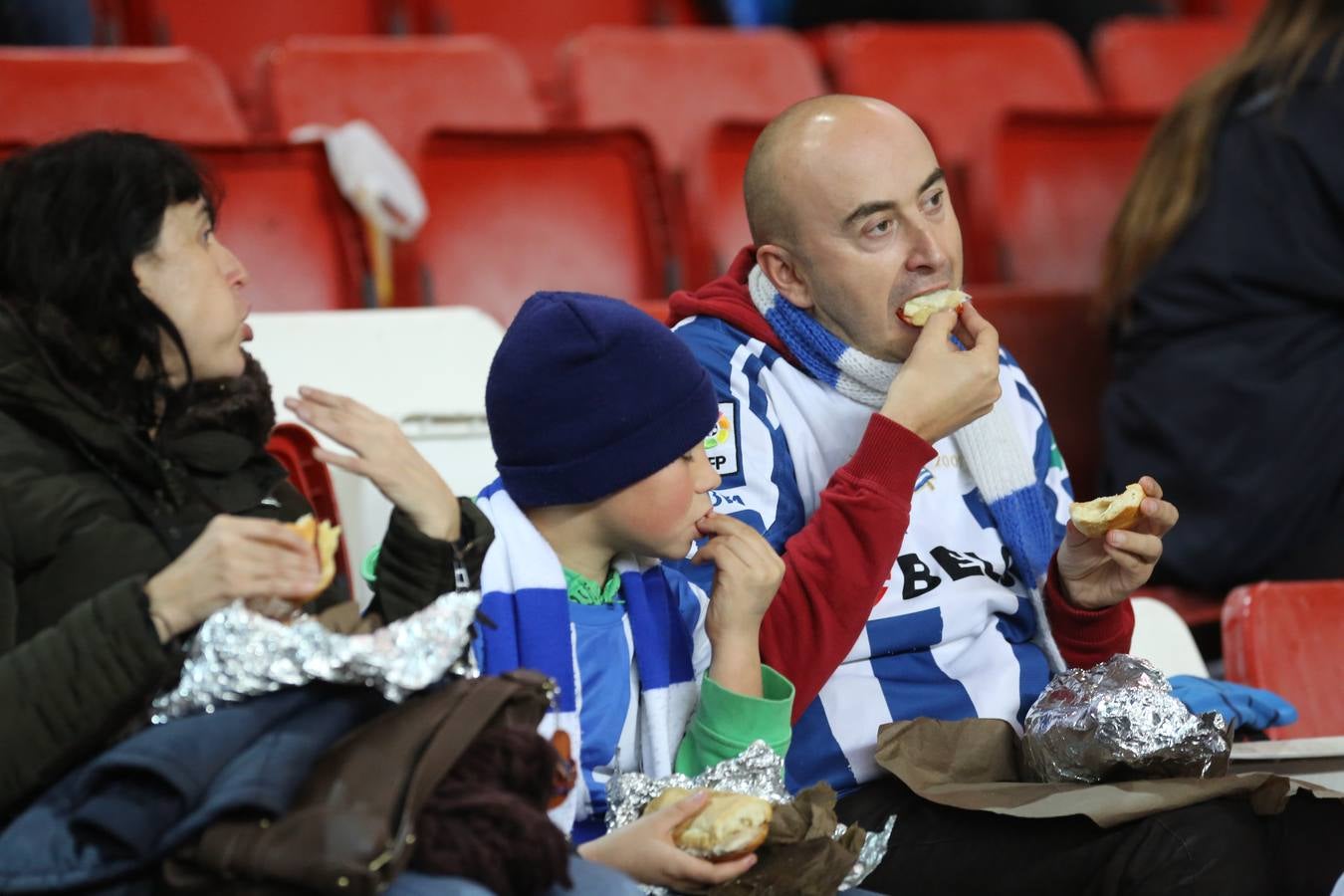 ¿Estuviste en el Sporting 5-1 Real Sociedad? Búscate en las imágenes (I)