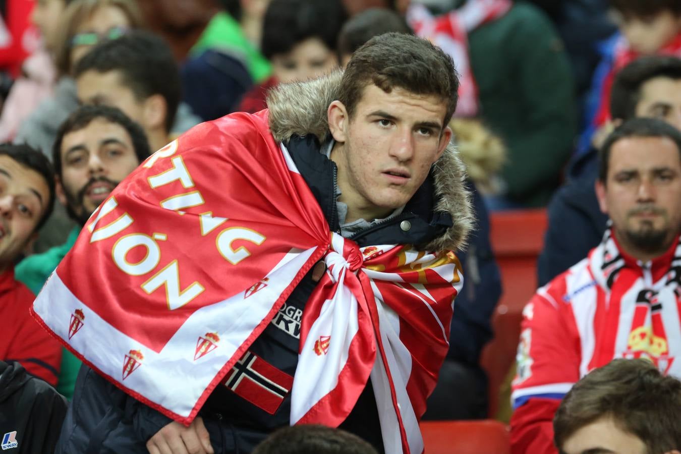 ¿Estuviste en el Sporting 5-1 Real Sociedad? Búscate en las imágenes (I)