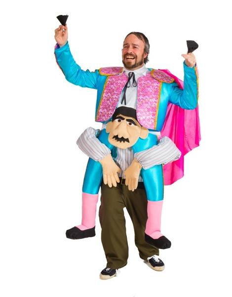 Disfraz de Torero a Hombros. ¿Quieres destacar entre toda esa cantidad de disfraces originales que se congregarán en las calles Mira estas 10 propuestas