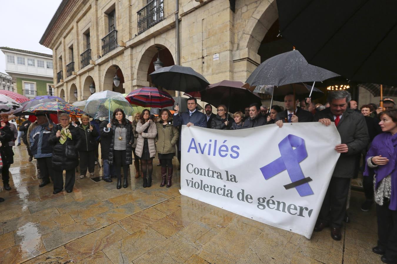 Duelo y silencio en Avilés