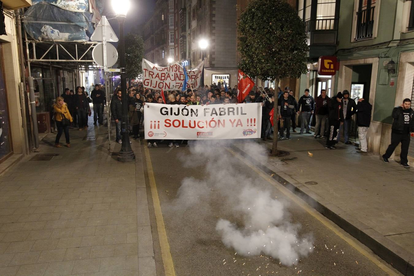 Manifestación contra el cierre de Gijón Fabril