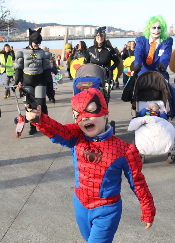 La Calzada y el Natahoyo desfilan por el Antroxu