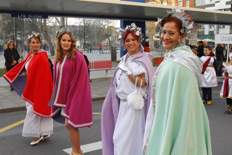 DESFILE DE ESCOLINOS ANTROXAOS POR LAS CALLES DE AVILÉS