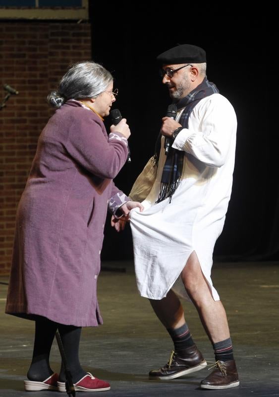 Concurso de charangas de Antroxu en el Jovellanos