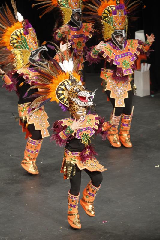 Concurso de charangas de Antroxu en el Jovellanos