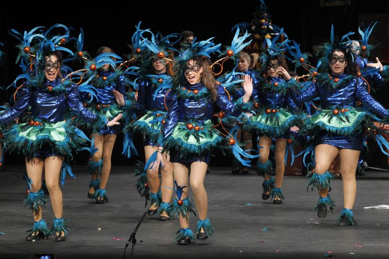 Concurso de charangas de Antroxu en el Jovellanos