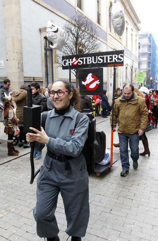 Desfile infantil de Antroxu por las calles de Gijón