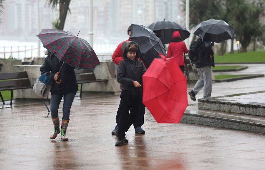 Gijón, afectada por el temporal