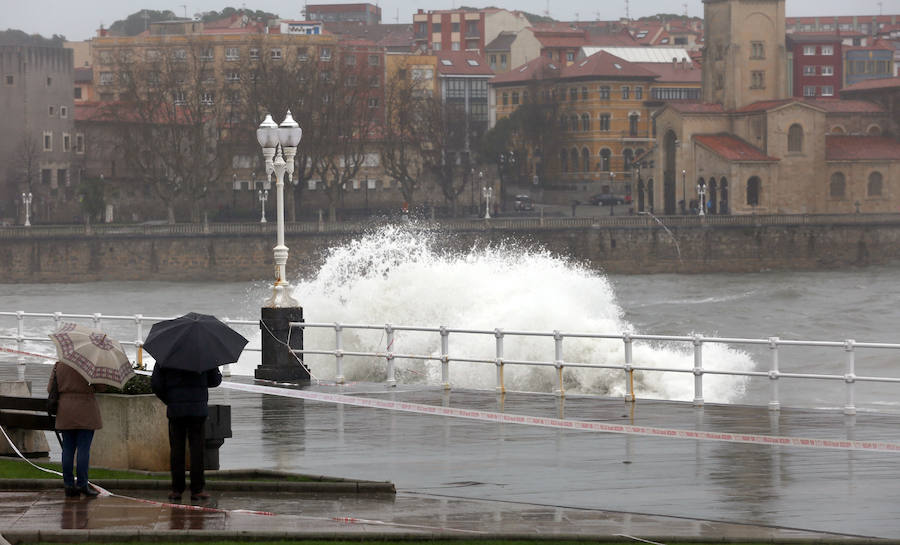 Gijón, afectada por el temporal