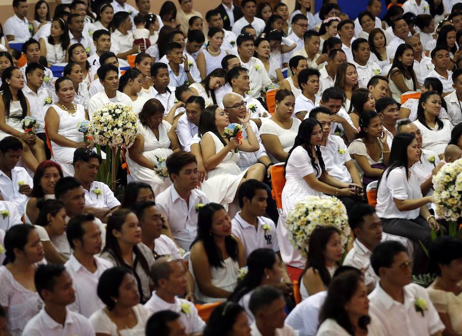 Boda masiva en Manila para celebrar San Valentín