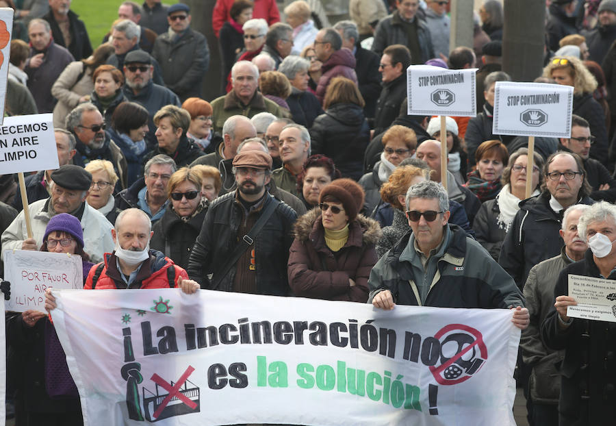 Vecinos de Gijón protestan contra la contaminación