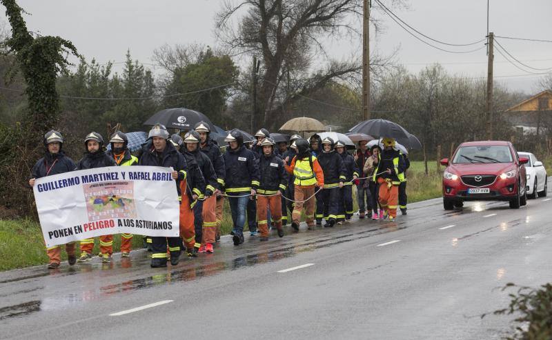 Bomberos de Asturias marcha hasta la Junta para exigir cambios en su organización