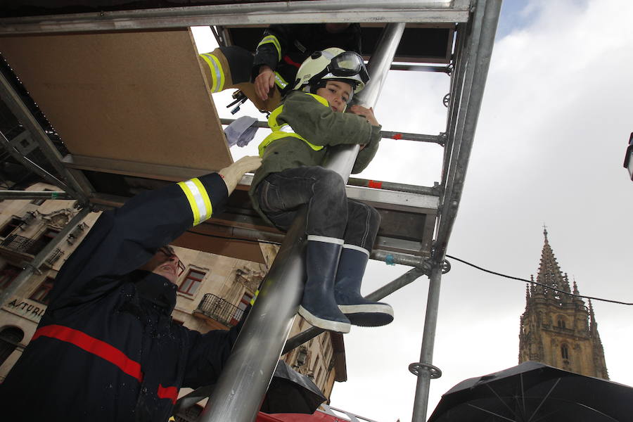 Los bomberos de Oviedo celebran su patrón