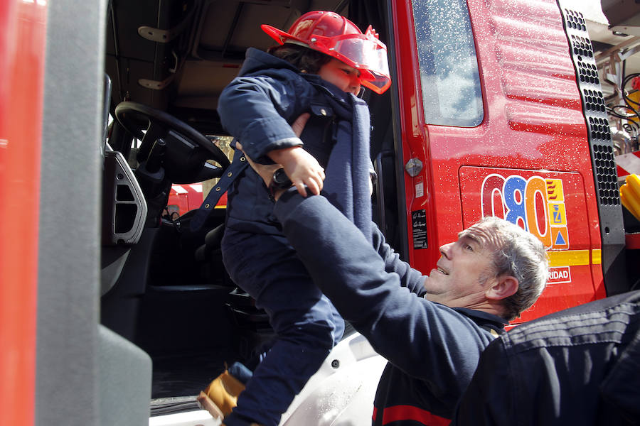 Los bomberos de Oviedo celebran su patrón