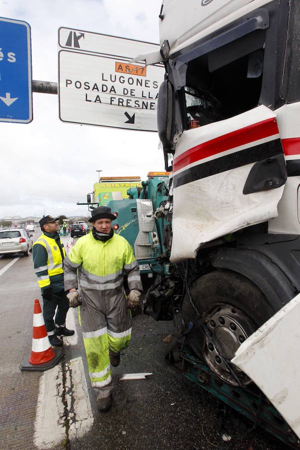 Un accidente provoca importantes retenciones en la A-66