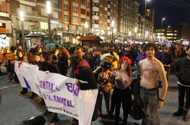 Manifestación en Gijón por el Día Internacional de la Mujer.