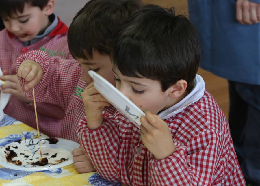 Los &#039;peques&#039; aprenden a comer fruta en el Marcelo Gago