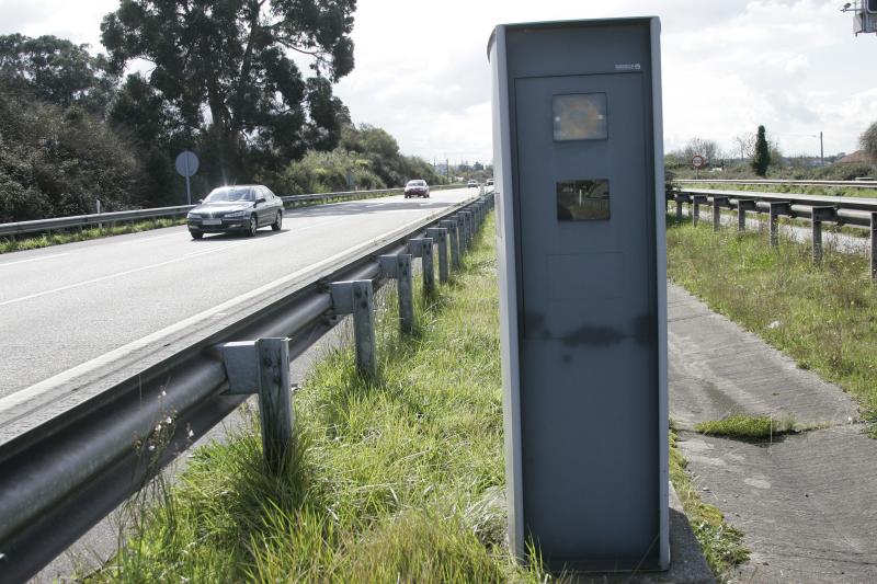 Los baches de la autopista &#039;Y&#039;