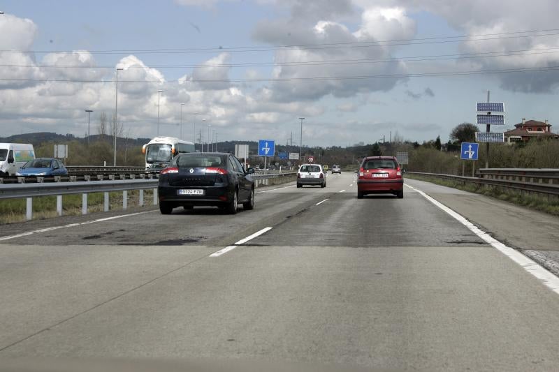Los baches de la autopista &#039;Y&#039;