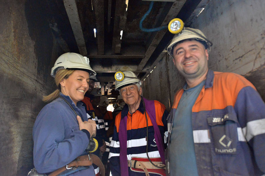 El padre Ángel visita el pozo Sotón
