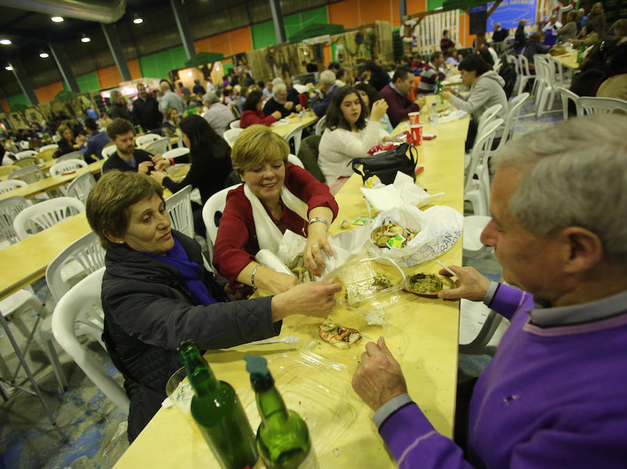 Los amantes del marisco tienen una cita en el recinto ferial Luis Adaro con 'La gran mariscada', que ofrecerá diferentes variedades hasta el domingo en Gijón.