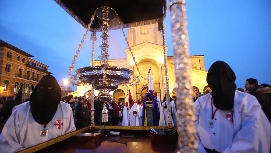 Un ovetense, indultado en la procesión del Jueves Santo