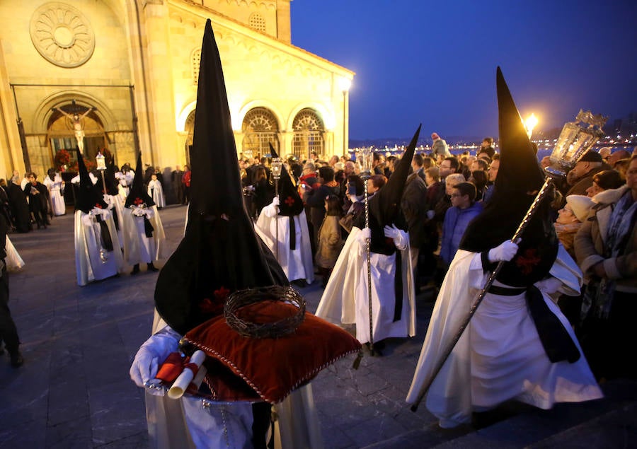 Un ovetense, indultado en la procesión del Jueves Santo