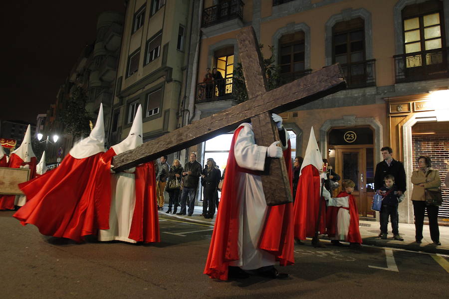 Un ovetense, indultado en la procesión del Jueves Santo