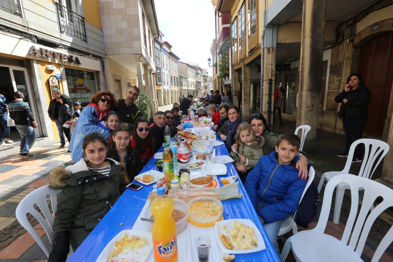 ¿Estuviste en la Comida en la calle de Avilés? ¡Búscate! - 2