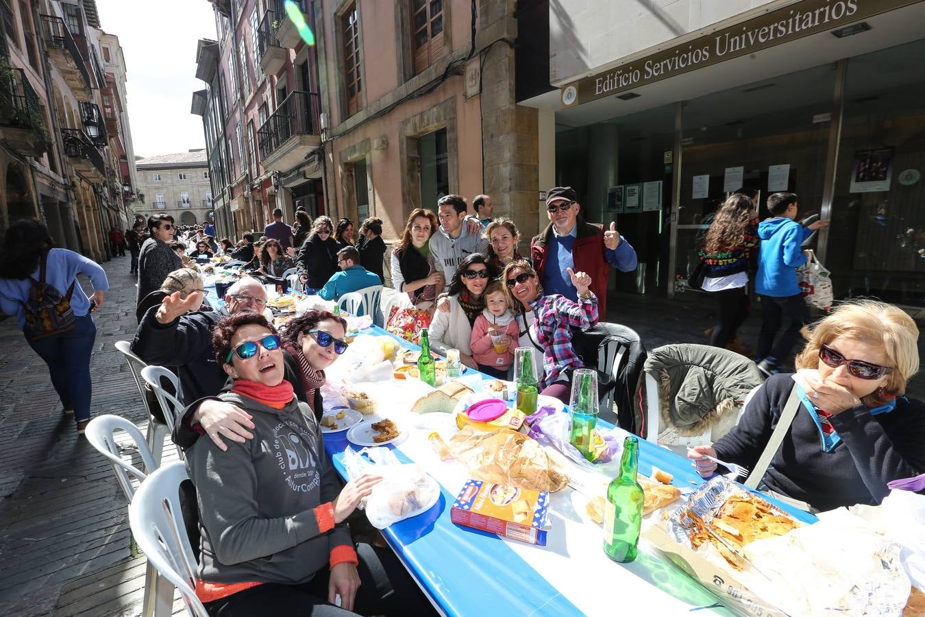 ¿Estuviste en la Comida en la calle de Avilés? ¡Búscate!