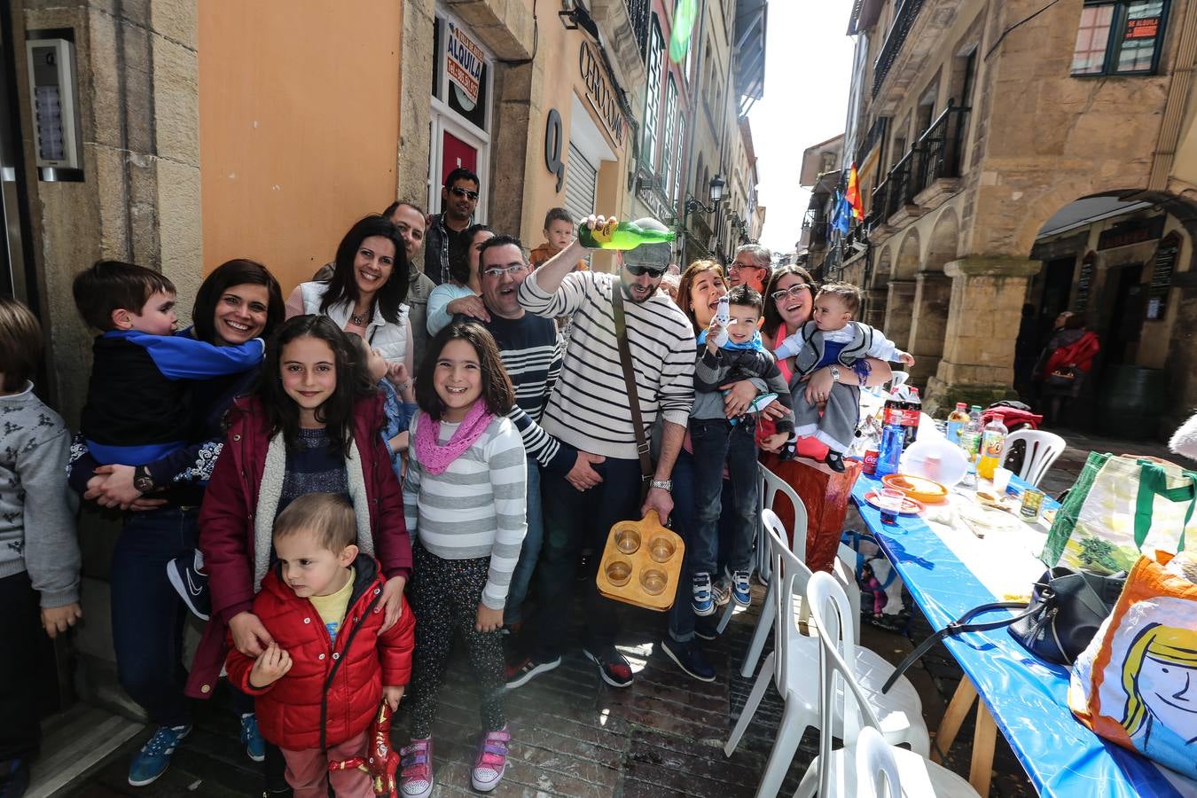 ¿Estuviste en la Comida en la calle de Avilés? ¡Búscate!