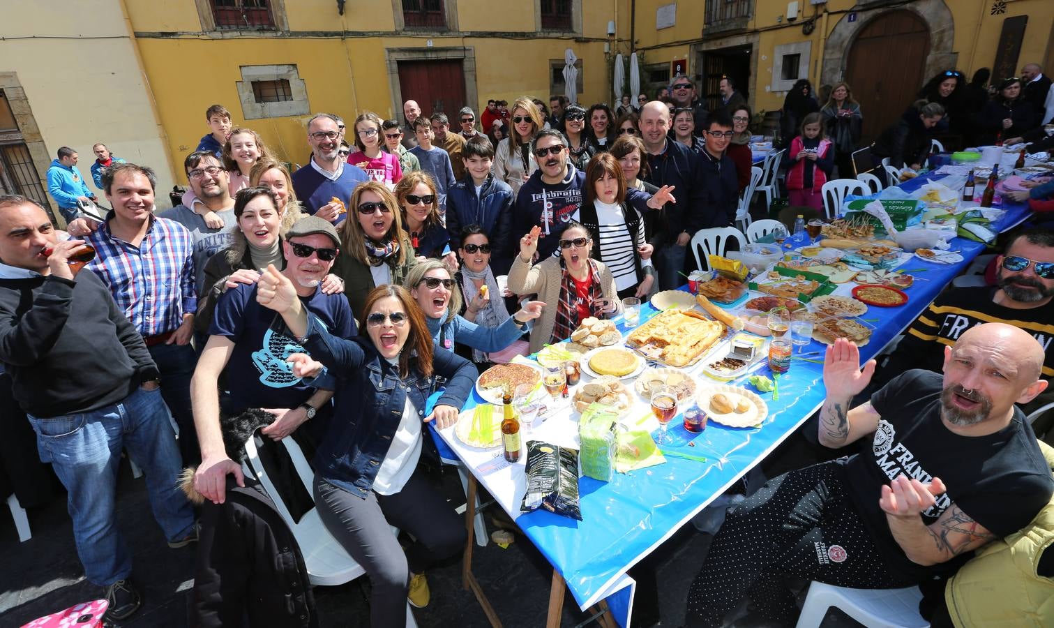 ¿Estuviste en la Comida en la calle de Avilés? ¡Búscate!